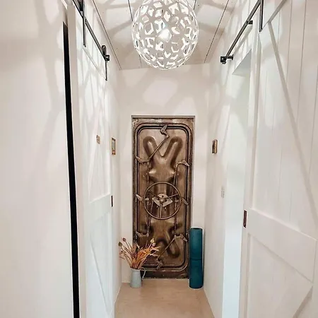 Apartment Buzerant Varko